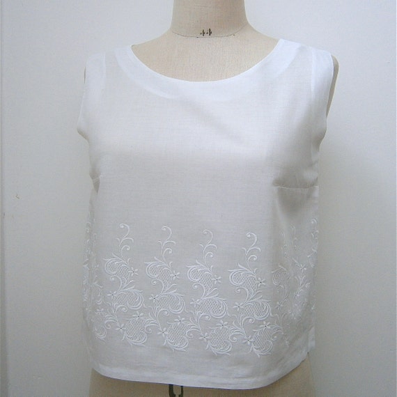 Vintage 1950s 50s White Cotton Lawn Embroidered B… - image 2
