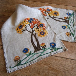 Vintage 1930s Hand Embroidered Linen Table Runner Embroidery 30s Runner