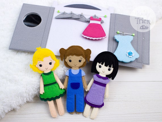 dress up dolls with clothes