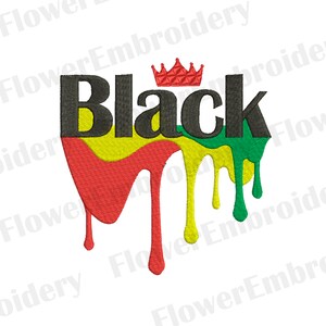 Op de afbeelding: Zwarte tekst met een kroon erboven, die druipt met rode, gele en groene verf. De kleuren doen denken aan de Pan-Afrikaanse vlag.