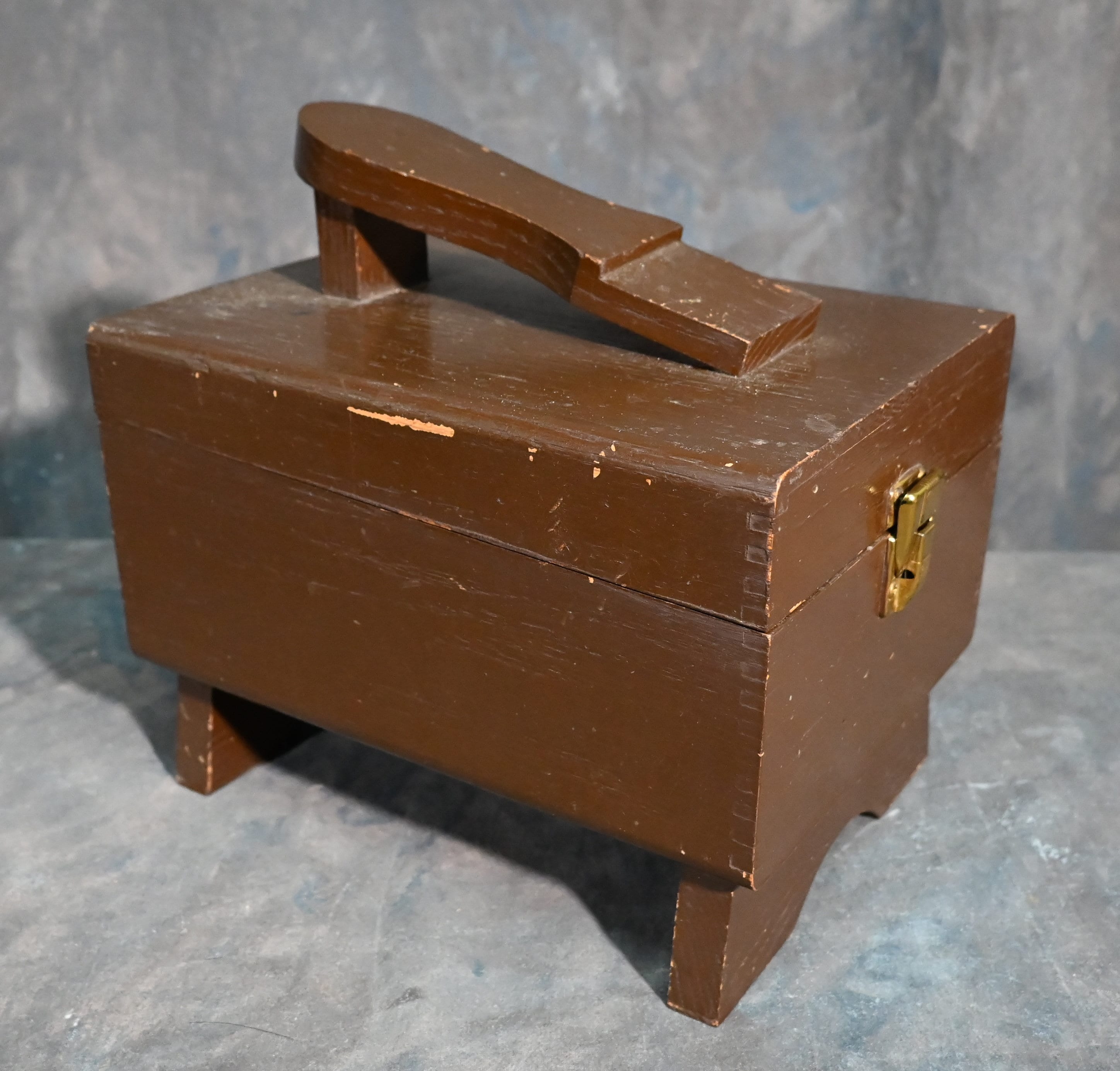 Griffin Shinemaster Shoe Shine Wooden Box W/ Brushes and Polish