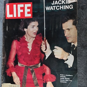 Life Magazine February 12, 1971 - Jackie Watching