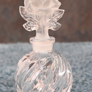 Global Art Flower Rose Clear Carved Perfume Bottle image 1