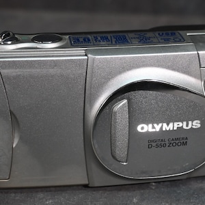 Olympus Digital Camera D-550 Zoom Camedia 3.0 Megapixel With 128 MB Parts Only