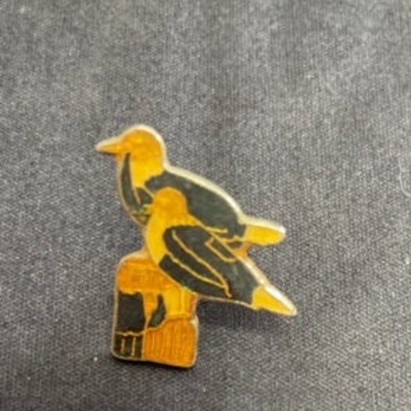 Vintage Enamel Seagull Backpack Bird Pin