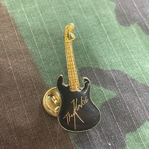 The Kinks Rock And Roll Electric Guitar Enamel Backpack pin - Jacket Graffiti pin - Lapel pin - Motorcycle pin - Collectable Pins