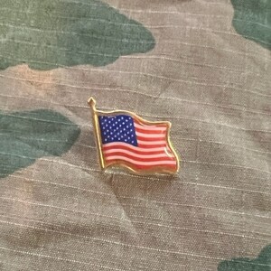 American Flag Enamel Backpack pin - Jacket Pin - Graffiti pin - Lapel pin - Motorcycle pin - Tie pin - Collectable pins