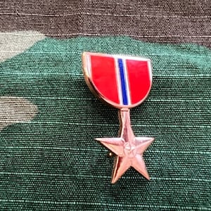 Bronze Star  Enamel Backpack pin Jacket  Graffiti  Lapel Motorcycle  Tie Collectable Pins