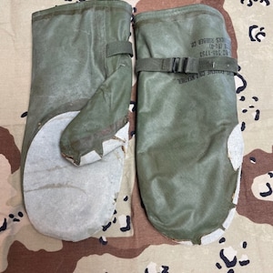 Extreme Cold Weather Impermeable Mittens 1985 USGI Military Issue