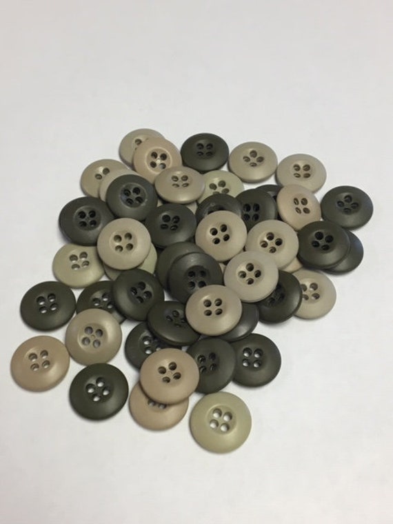 US Military Battle Dress Uniform Bulk Lot of Olive Drab , Desert Tan Or Mixed  Lot of 50 Buttons for sewing repairs and replacement.