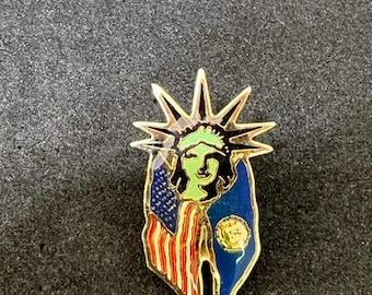 Statue of Liberty United We Stand  Backpack pin - Jacket Pin - Motorcycle pin - Tie pin - Collectable pins