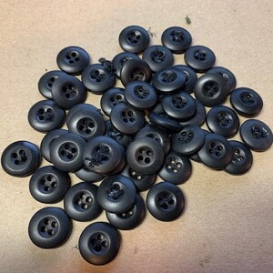 US Military Battle Dress Uniform Bulk Lot of Olive Drab , Desert Tan Or Mixed Lot of 50 Buttons for sewing repairs and replacement. image 4