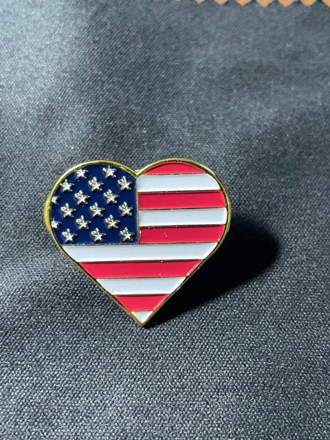 American Flag Lapel Pin,American Flag Badge Pins,United States Patriotic  Pins, USA Badge Pin,Enamel Pins for Backpacks Sweater Hats Bags Jackets