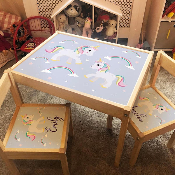 Personalisierte Kinder Ikea LATT Holztisch und 2 Stühlen Gedruckt Einhorn Schein Regenbogen Sterne Spielen Prinzessin Kinder Mädchen Freunde Familie