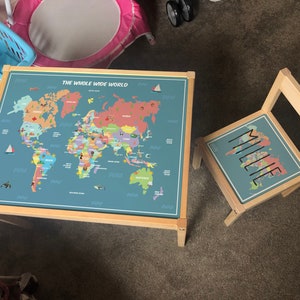Personalisierter Kinder Ikea LATT Holztisch und 1 Stuhl Gedruckte Weltkarte mit Sehenswürdigkeiten, Lernen, Schreibtisch, Schule, Kinder, Geographie