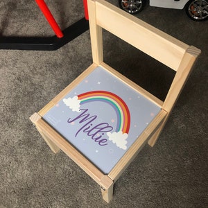 Silla de madera Ikea LATT para niños personalizada impreso diseño arco iris, mapa de juego estrella Mat Kids Girls Friends Boys Family Cute Pastel