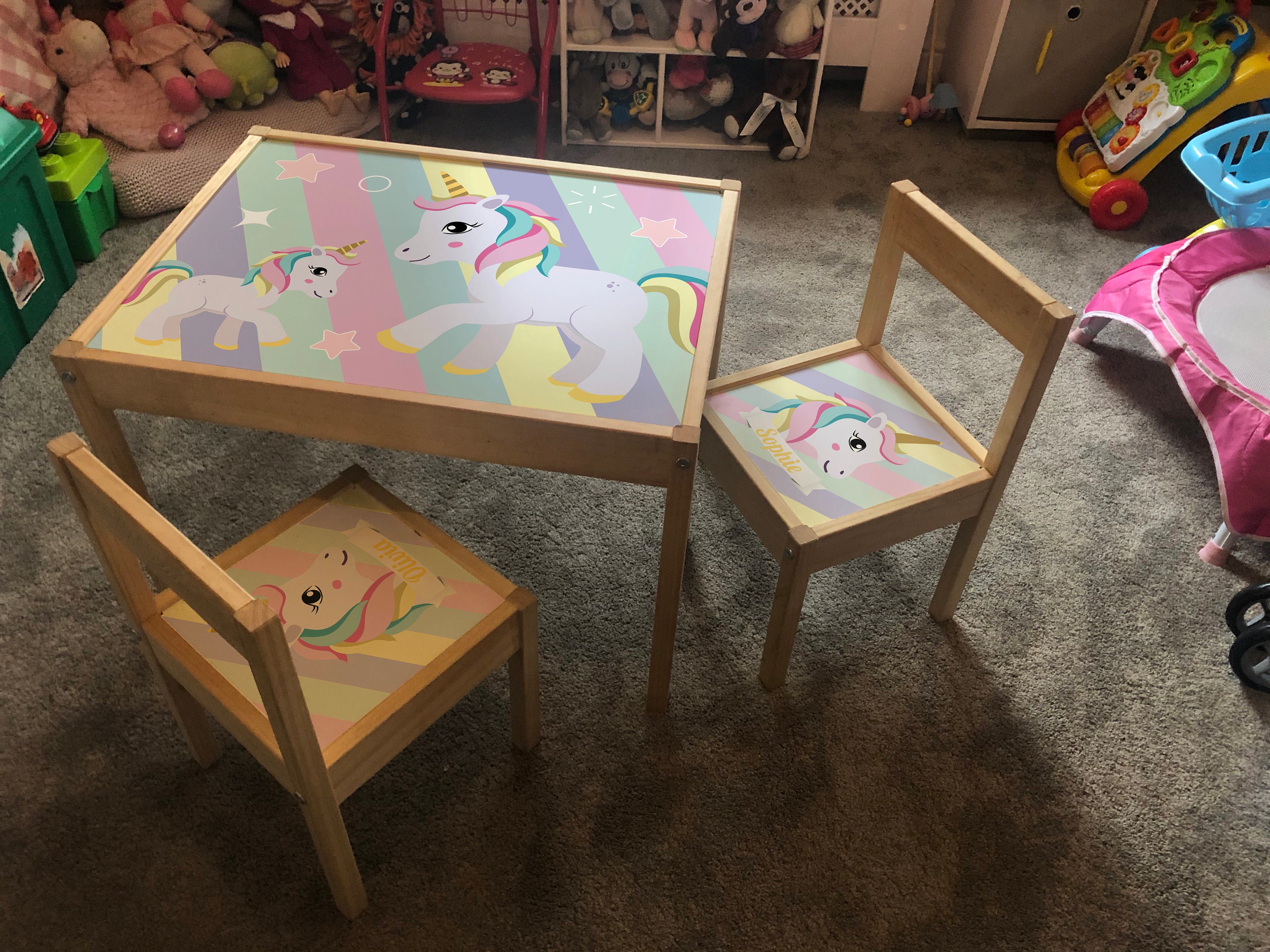 Unicorn kids online table