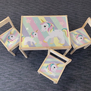 Personalisierte Kinder Ikea LATT Holztisch und 3 Stühle Einhorn Streifen Regenbogen Stern Spiel Karte Matte Kinder Mädchen Freunde Jungen Niedlich