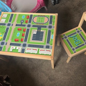 Personalisierte Kinder Ikea LATT Holztisch und 1 Stuhl Gedruckt Stadt Straße Auto Zug Räder Stadt Land Spiel Karte Matte Heiße Kinder Mädchen Jungen