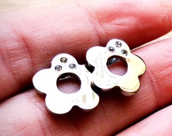 1 pair of stainless steel flower stud earrings
