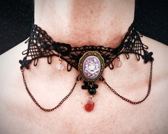 Chain, necklace, choker in vintage style, gothic