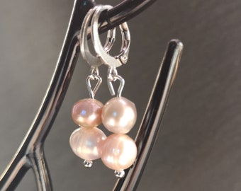 Earrings, drop earrings, stainless steel and cultured pearls, 1 pair,