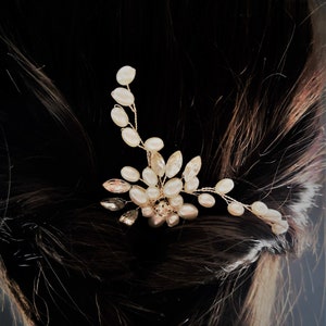Hair clip, hair clip, hairpin, pearls and rhinestones, wedding, hairstyle