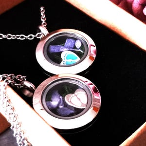 Ladies necklace, medallion necklace, stainless steel, stainless steel necklace, flowers