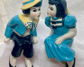 Vintage lesbian figurines/ceramic kissing girls