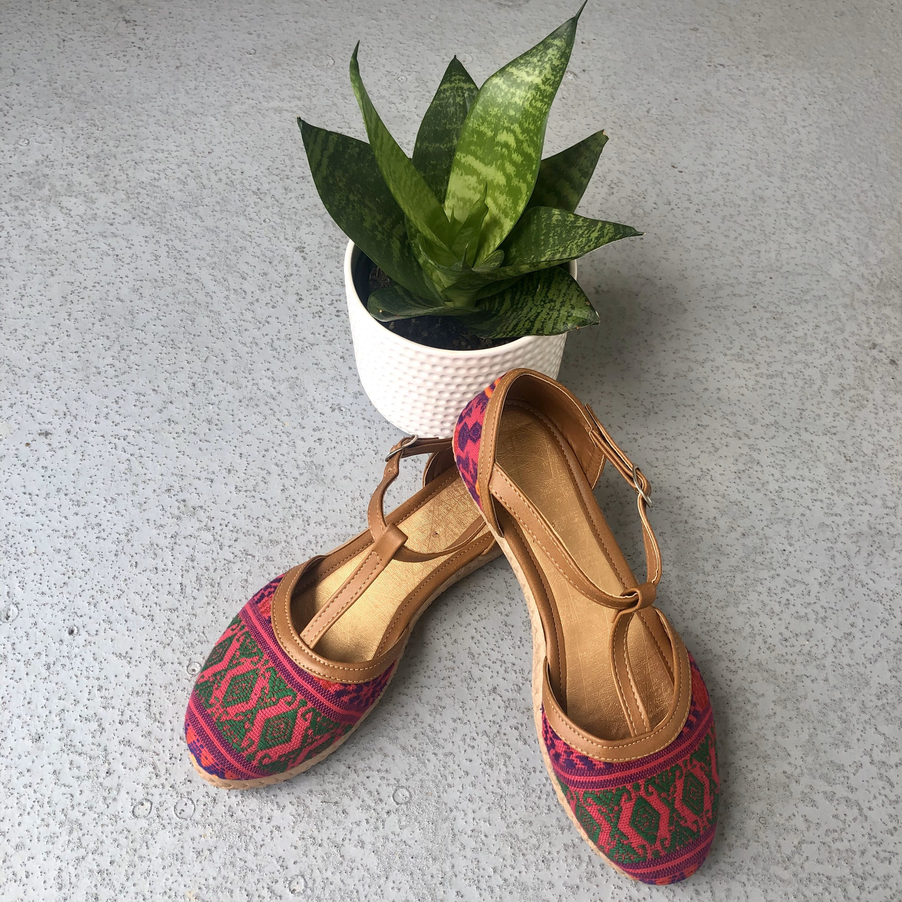 Rosa con Verde Huaraches Sandals