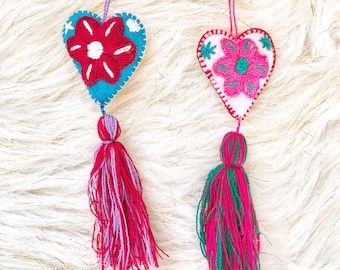 Little Colorful heart tassel/ Colorful heart/ Heart bag charm/ Heart bag/ Pom pom charm/ Pom pom purse charm/ Purse charm/ Bag charm Active