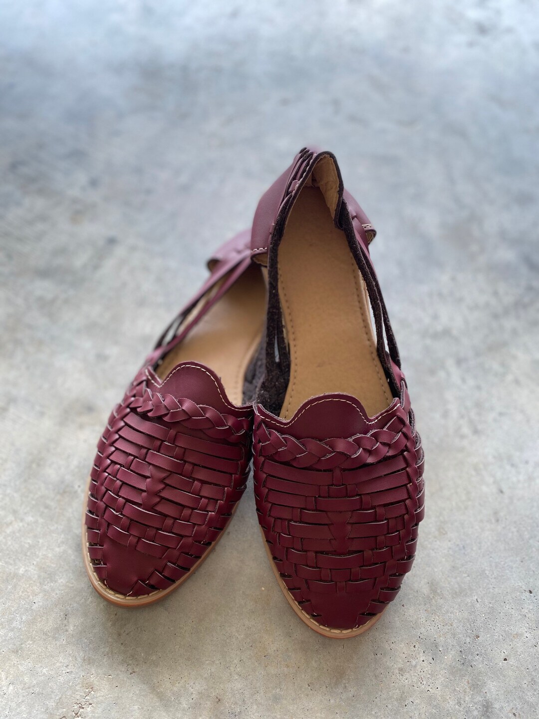 maroon huaraches