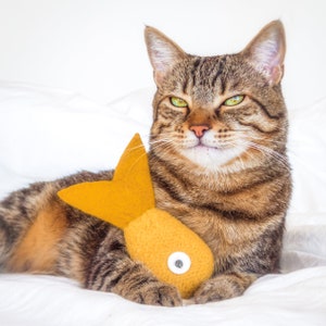 Yellow Organic Catnip Tropical Fish Toy For Cats. Valerian Option. Catnip Kicker. Wool Cat toy. Felted Cat Toy. All Natural Materials