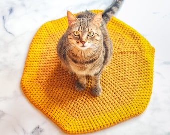 Crochet Cat Mat: Chunky Wool Pet Bed, Sunflower Yellow
