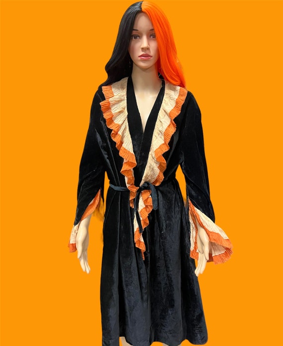 Original 1920s/30s Black Velvet and Orange Ruffle… - image 10