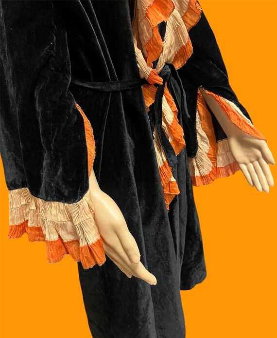 Original 1920s/30s Black Velvet and Orange Ruffle… - image 6