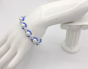 Elegant Women's Fashion Wrist Bracelet, Blue Circle Bracelet, Pearls & Blue Beaded Bracelet, Handmade Jewelry