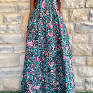 Modèle de robe enveloppe en pagne sale