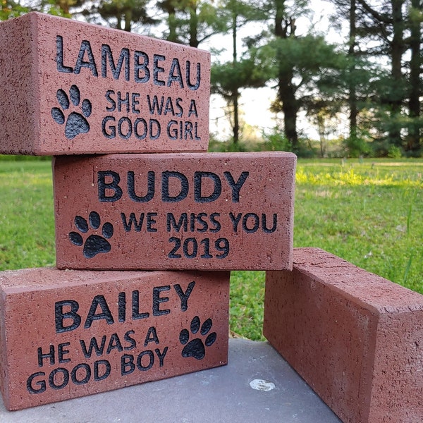 Memorial Stone / Dog Cat Rememberance  / Pet Grave Marker Headstone / Garden Stone Personalized Paw Print / Memory Brick // FREE SHIPPING