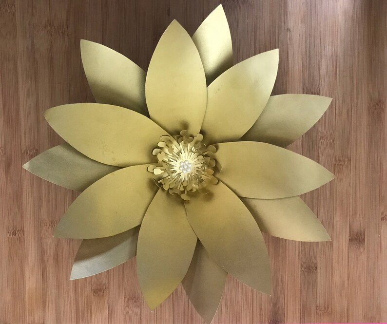 step by step paper flower tutorial included. Giant paper flower templates
