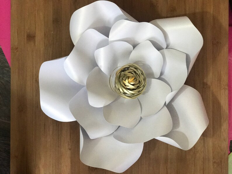 step by step paper flower tutorial included. Giant paper flower templates