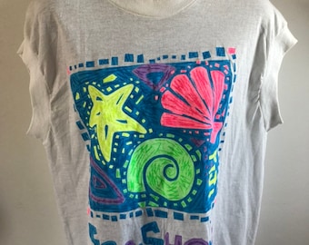 Vintage des années 1980 des années 1990 néon plage graphique sans manches tee shirt Seashore Tank Top écran étoiles unique point Made in USA