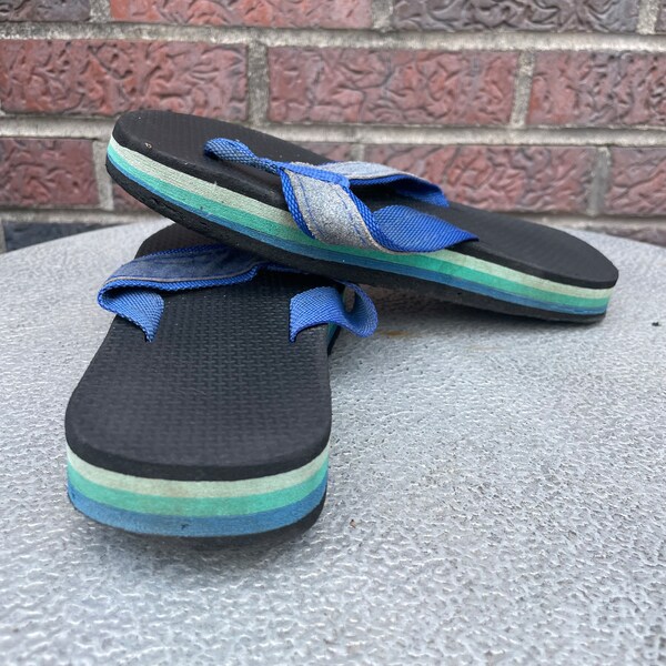 Vintage 1980s blue rainbow stripe foam sole flip flops leather 80s sandals youth size 4.5 womens 6