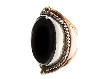 手作り、精巧に彫刻されたブラックオニキスのミックスメタルリング、調節可能 - ほとんどの人にフィットします