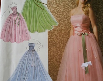 Simplicity - Jessica McClintock - #3878 - Misses&#39; Dress - Size 4, 6, 8, 10, 12 - Cut but Complete