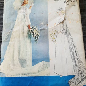 Vogue Vogue Couturier Design Belinda Bellville of London 1741 Bridal Gown Size 16 Partially cut but complete