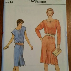Vogue - #8598 - Misses&#39; Dress - Size 14 - Uncut