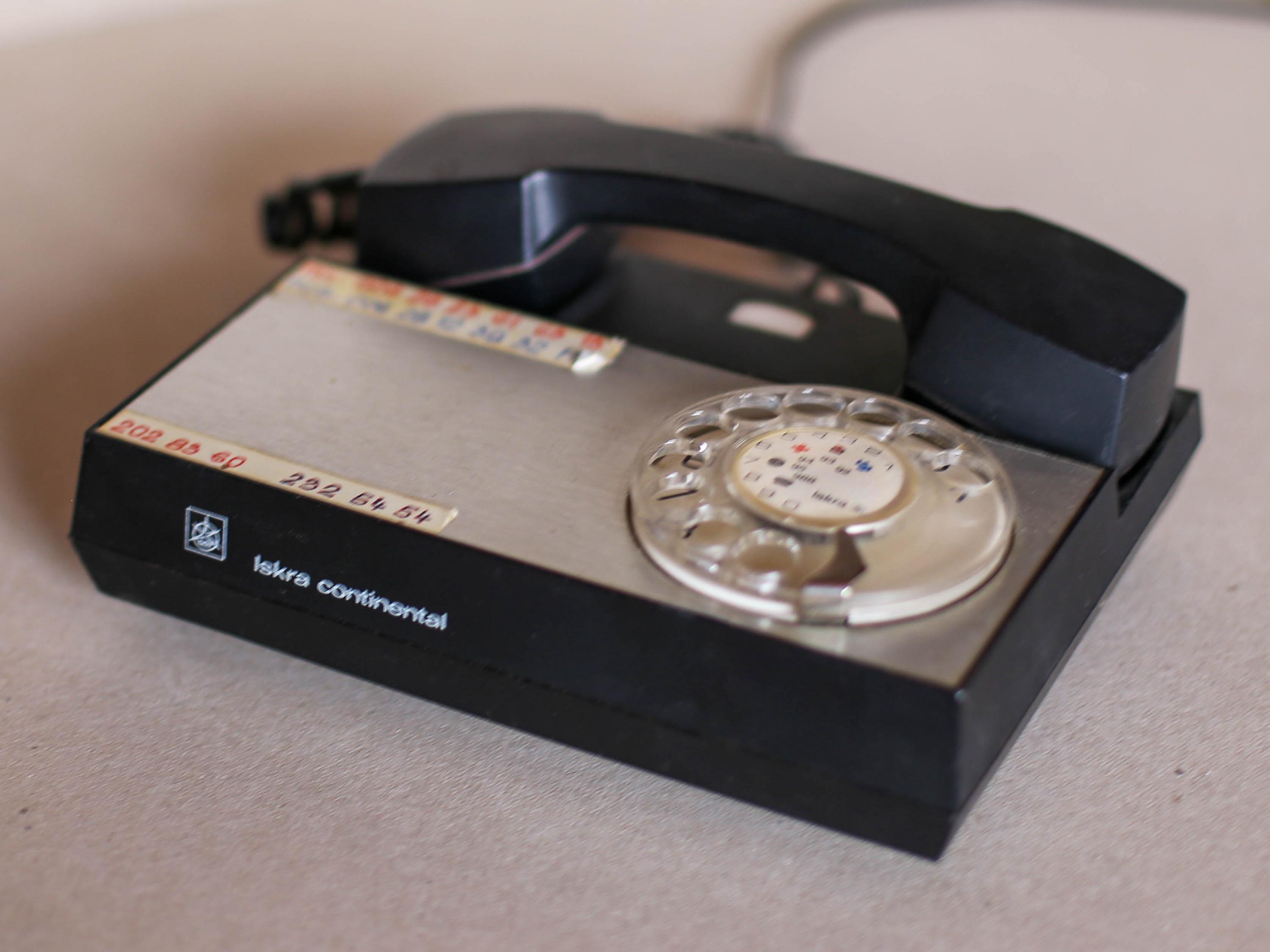 ISKRA レトロ電話機 Vintage Iskra Continental Rotary Telephone | Original Yugoslav