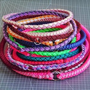 Collare da casa in treccia sottile rotonda // taglia fissa, collare per cani in paracord resistente realizzato su misura