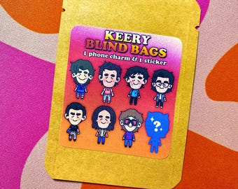Portachiavi e adesivo a sorpresa Joe Keery